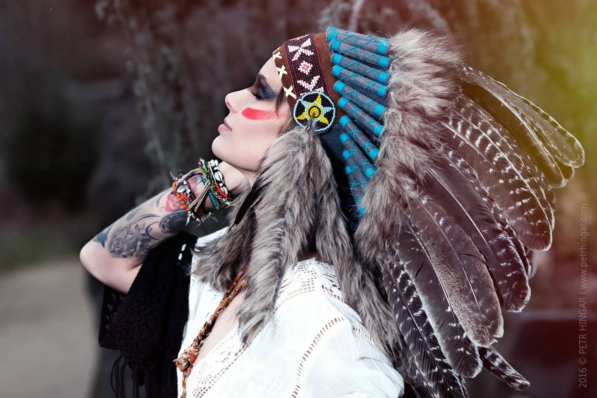 White Shaded Indian Headdress - 95cm